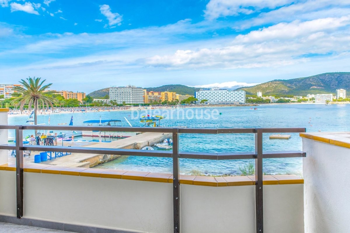 Bonito dúplex lleno de luz y fantásticas vistas en primera línea de mar