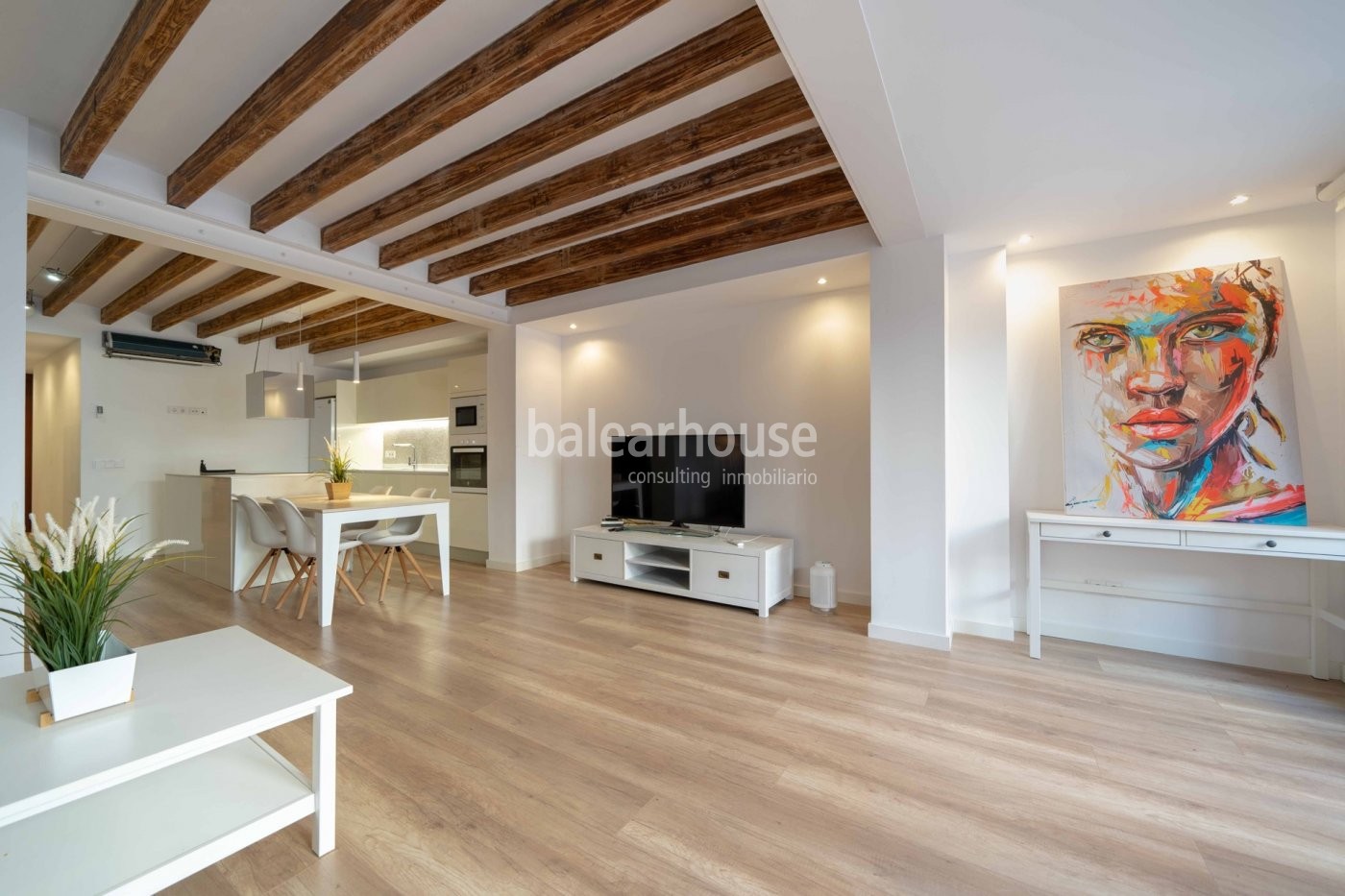 Beautiful ground floor apartment with large terrace in Palma's sought-after Santa Catalina district