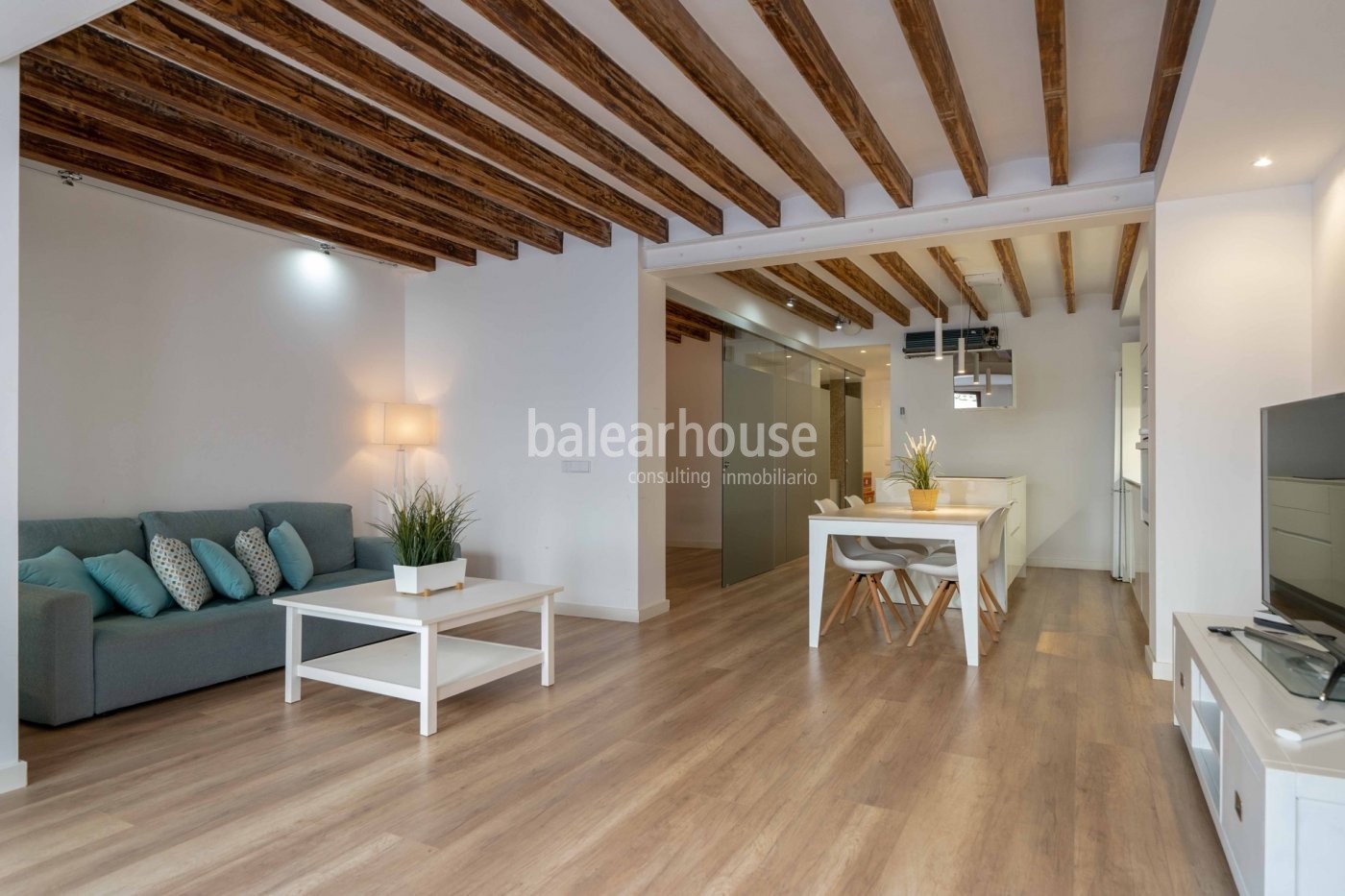 Wunderschöne Erdgeschosswohnung mit grosser Terrasse im begehrten Viertel Santa Catalina in Palma