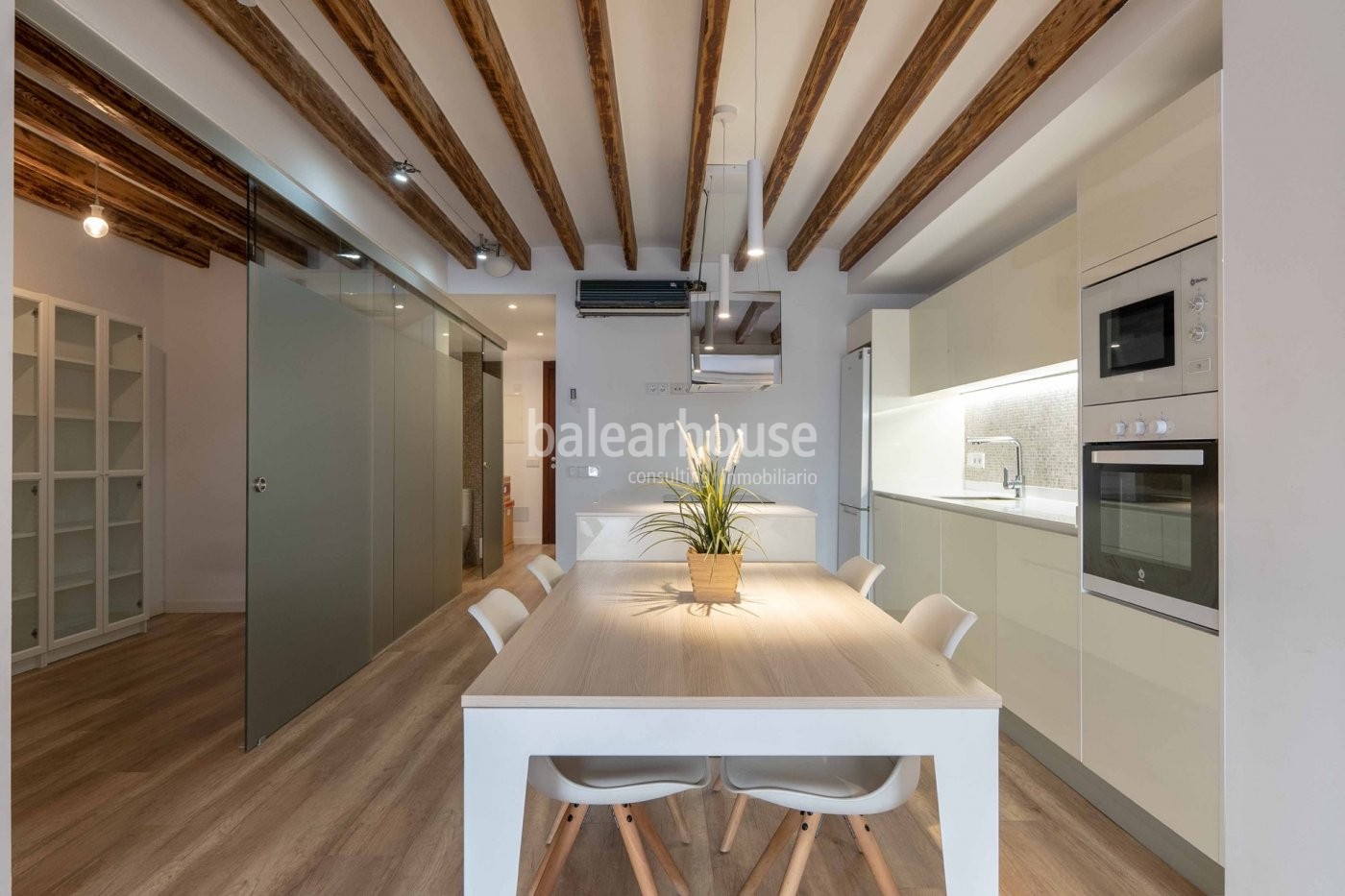 Wunderschöne Erdgeschosswohnung mit grosser Terrasse im begehrten Viertel Santa Catalina in Palma