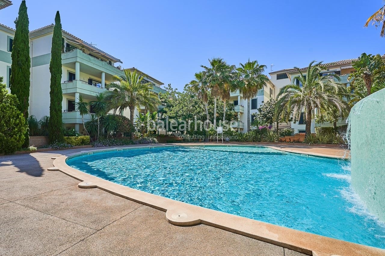 Excelente ático, moderno y cálido, con terraza privada y gran piscina cerca de playas en San Agustín