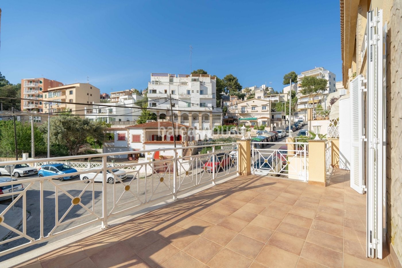 Fantástica casa en Cala Mayor con altas calidades, solárium privado y una magnífica orientación sur.