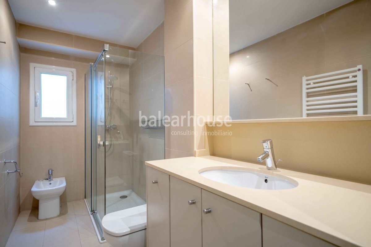 Exklusive elegante Wohnung mit großen Abmaßen am noblem Boulevard Avenida Jaime III