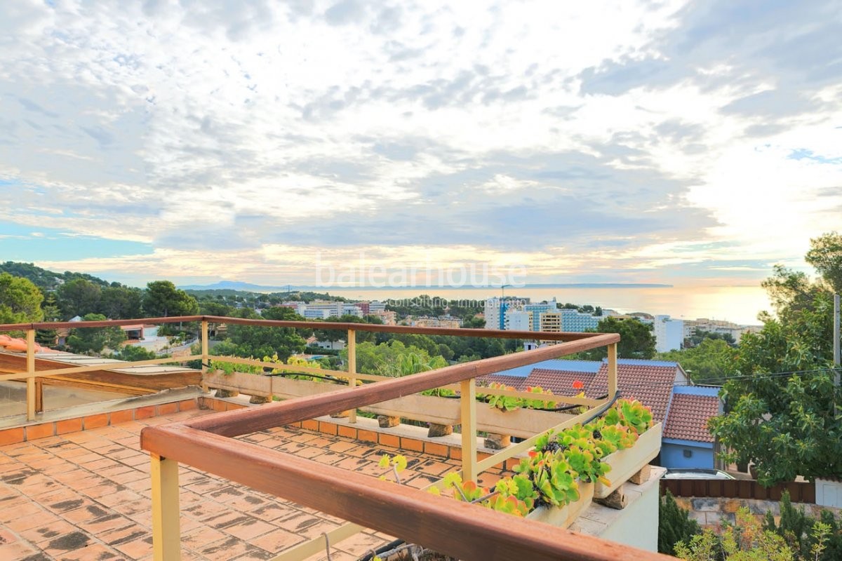 Amplia villa rodeada de luz en Costa d’en Blanes con piscina, terrazas y preciosas vistas al mar.