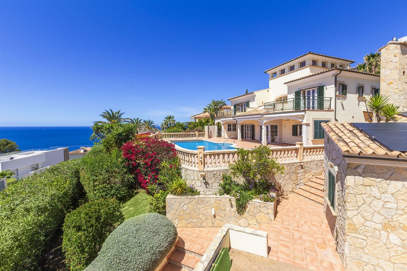 Villa de estilo mediterraneo con vistas espectaculares al mar y al paisaje en Santa Ponsa