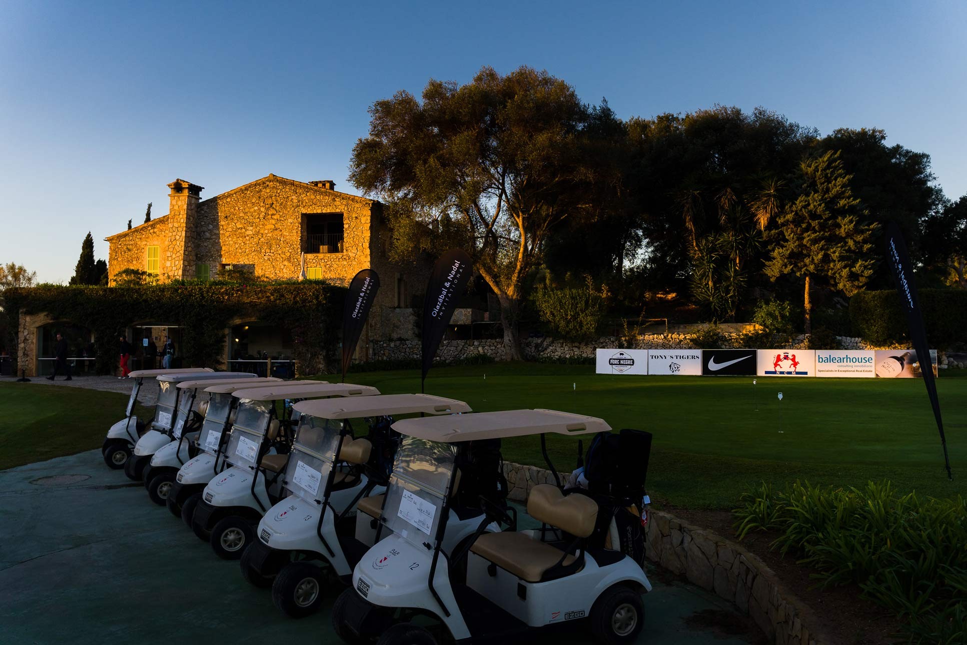 Balearhouse joined the VI edition of the Olazábal & Nadal Golf Tournament by Pula Golf Resort, where sport and gastronomy came together for a worthy cause.