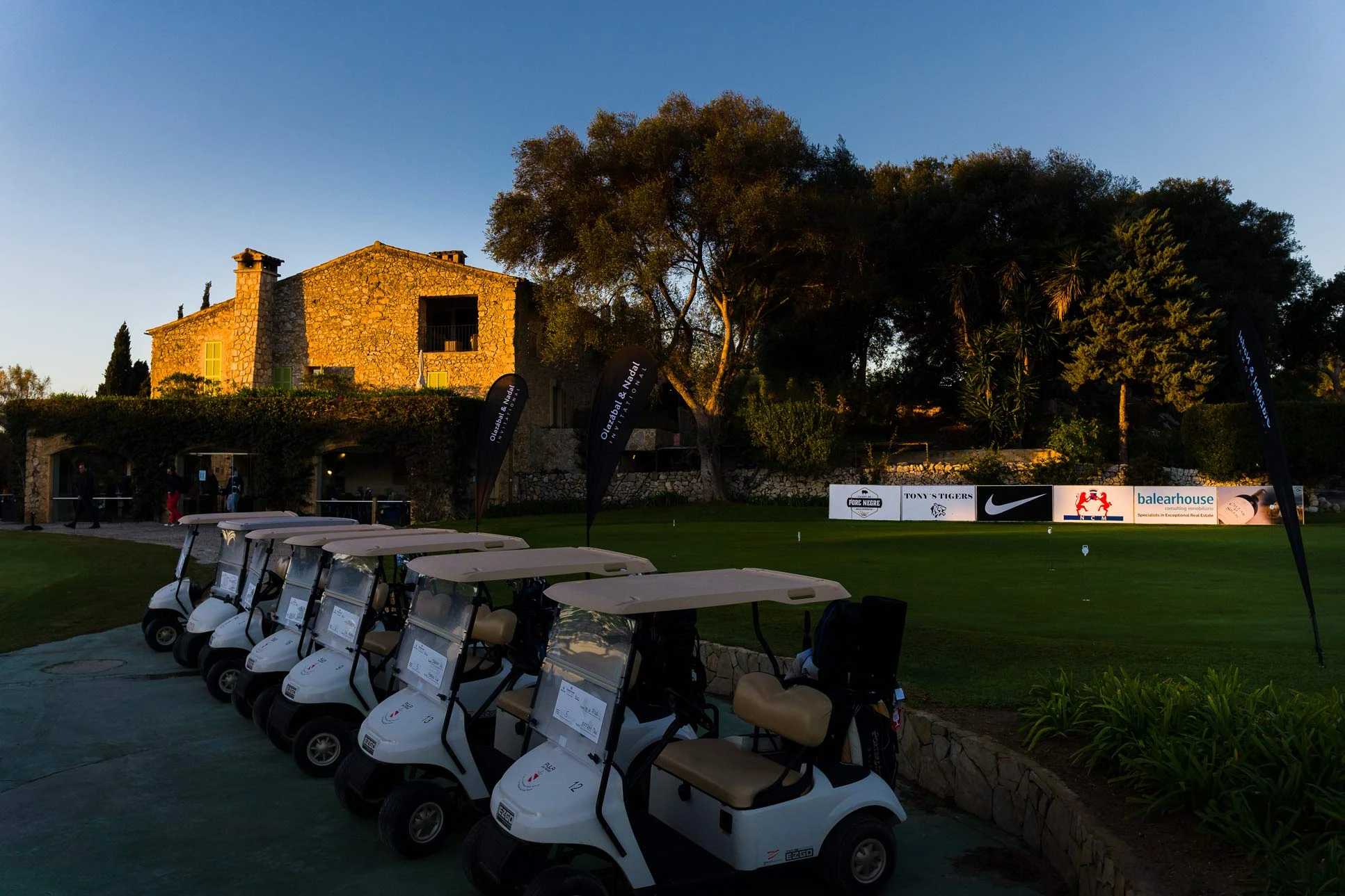 Balearhouse con la VI edición del Torneo de Golf Olazábal & Nadal Invitational by Pula Golf Resort donde deporte y gastronomía se unen con fines benéficos.