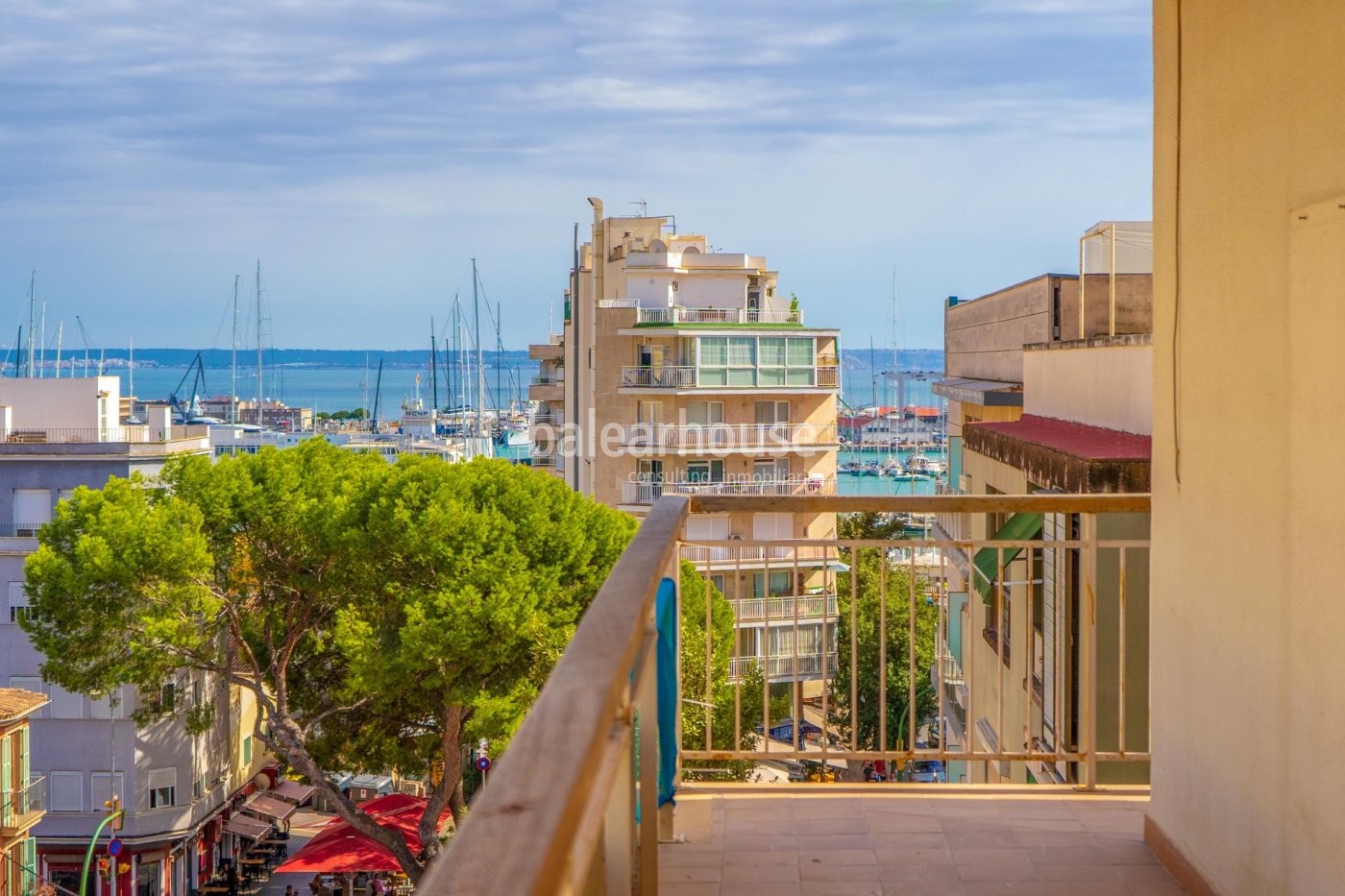 Fantastische Wohnung im Zentrum von Palma mit Terrasse und exzellentem unverbautem Meerblick