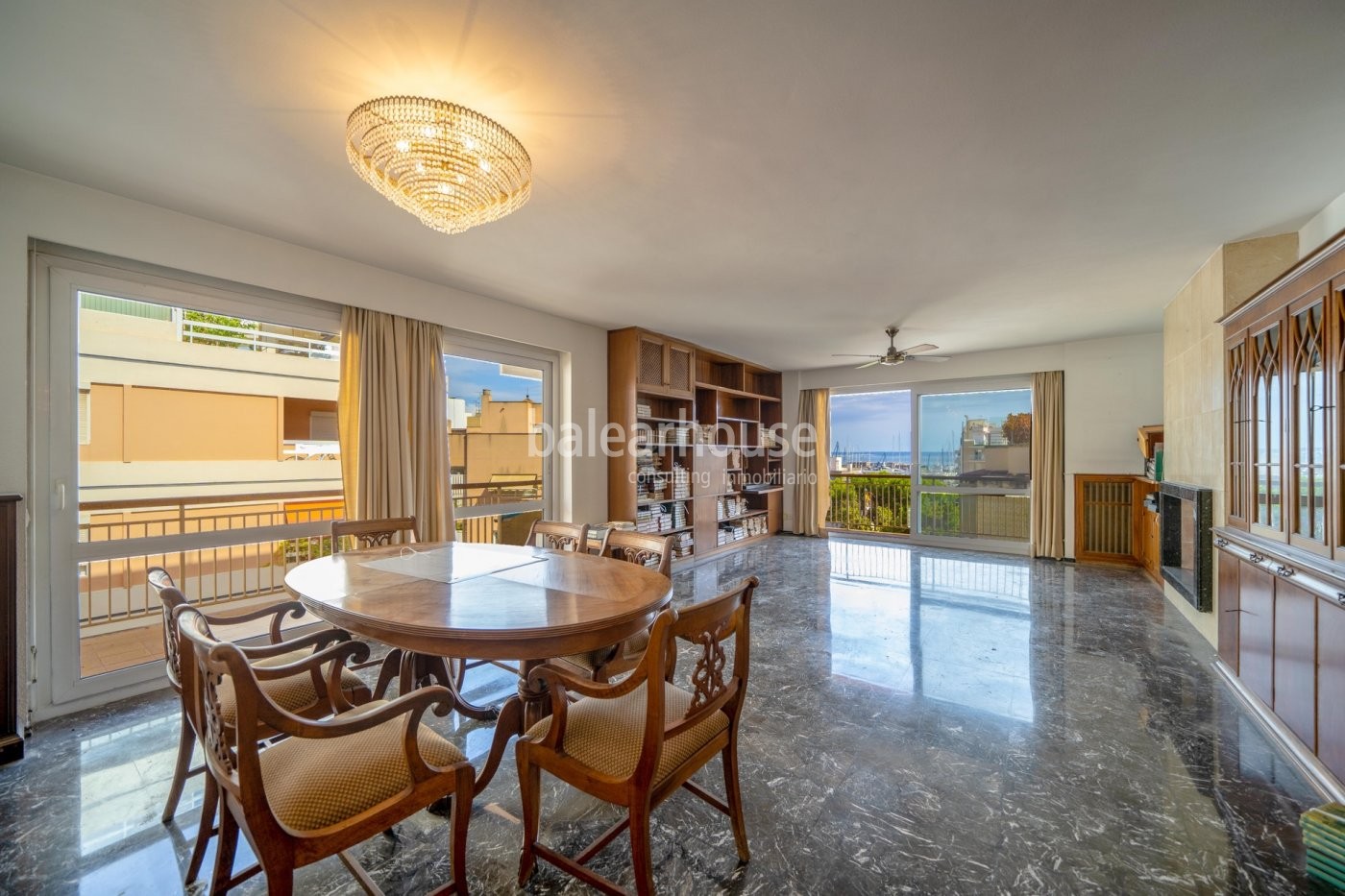 Fantastische Wohnung im Zentrum von Palma mit Terrasse und exzellentem unverbautem Meerblick