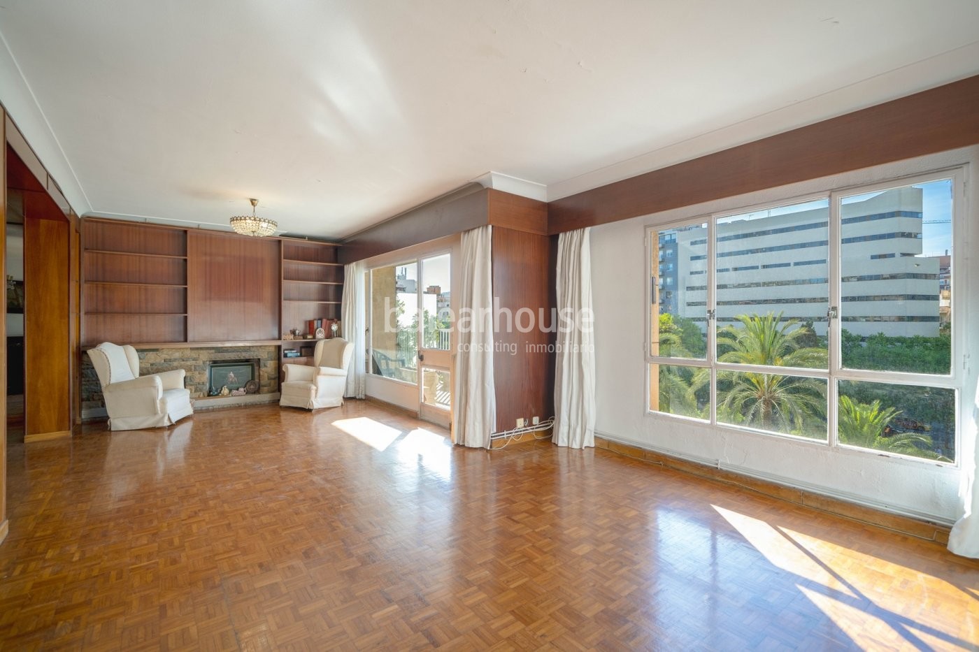 Gran piso perfectamente iluminado y con una ubicación privilegiada dentro del centro de Palma.