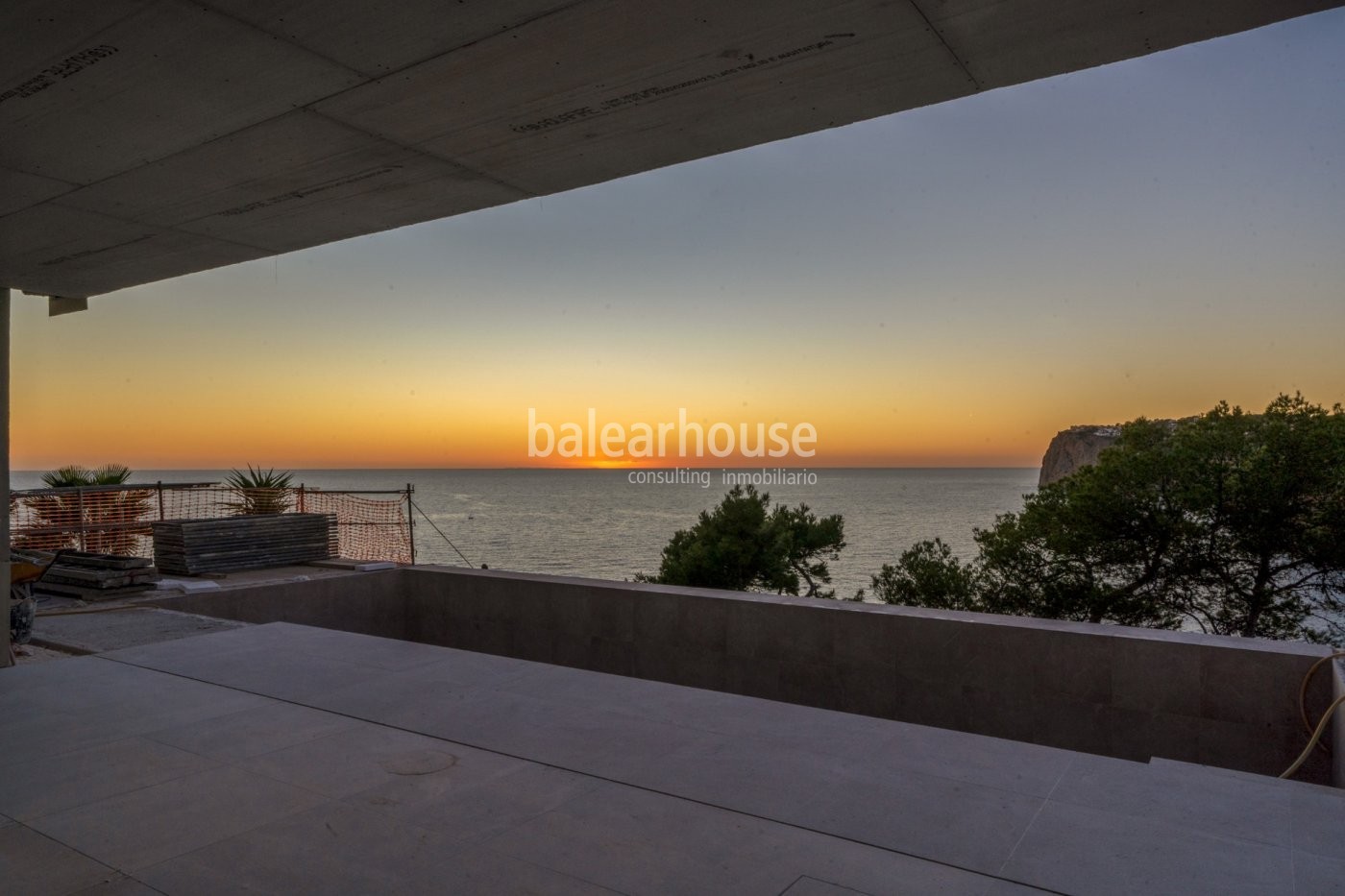 Designer villa with spectacular sea views in Cala Llamp under construction