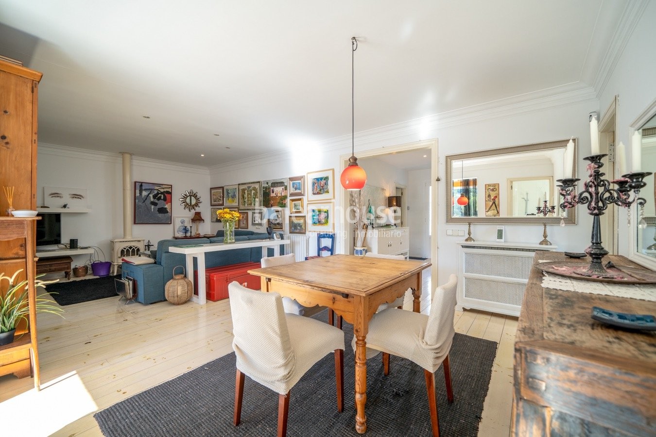 Bonito ático en la zona del Terreno de Palma con solárium privado y vistas despejadas hasta el mar.