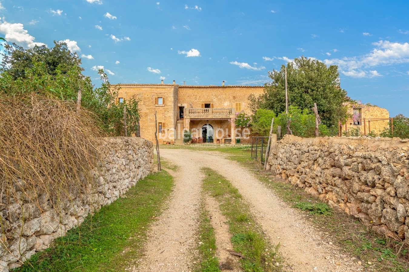 Fantastische rustikale Finca im Zentrum von Mallorca, umgeben von einem großen Grundstück und Natur.