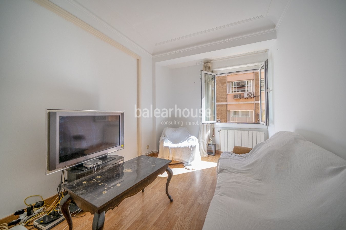 Fantastic flat full of light privilegedly located in the avenue of Jaime III in Palma.
