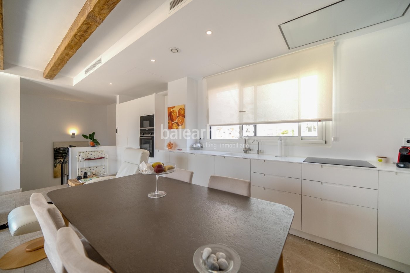 Spacious south facing penthouse with a sunny terrace and modern rooms in the centre of Palma.