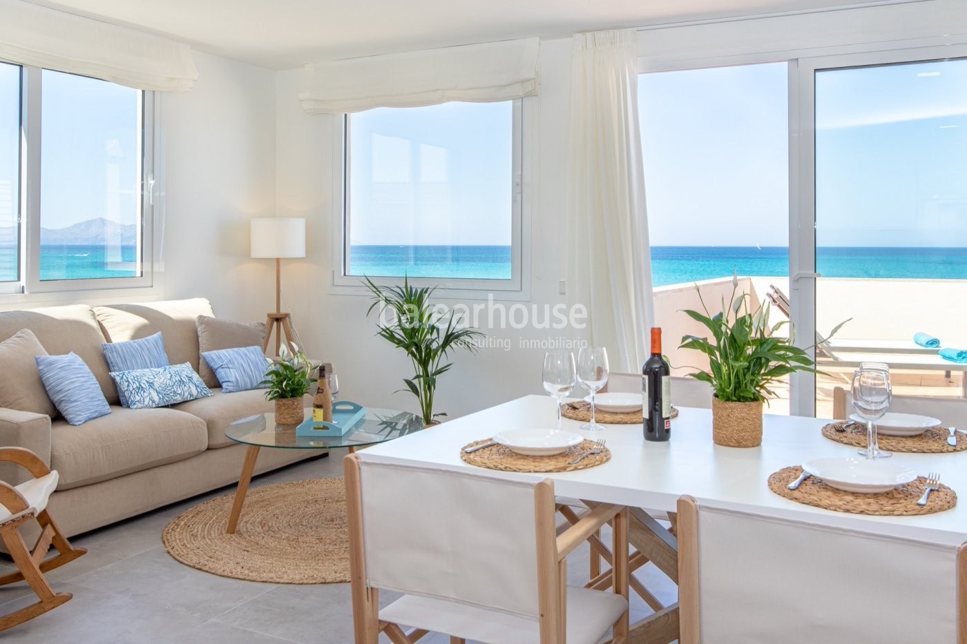 Estupendo ático dúplex en primera línea con unas impresionantes vistas al mar en Son Serra de Marina