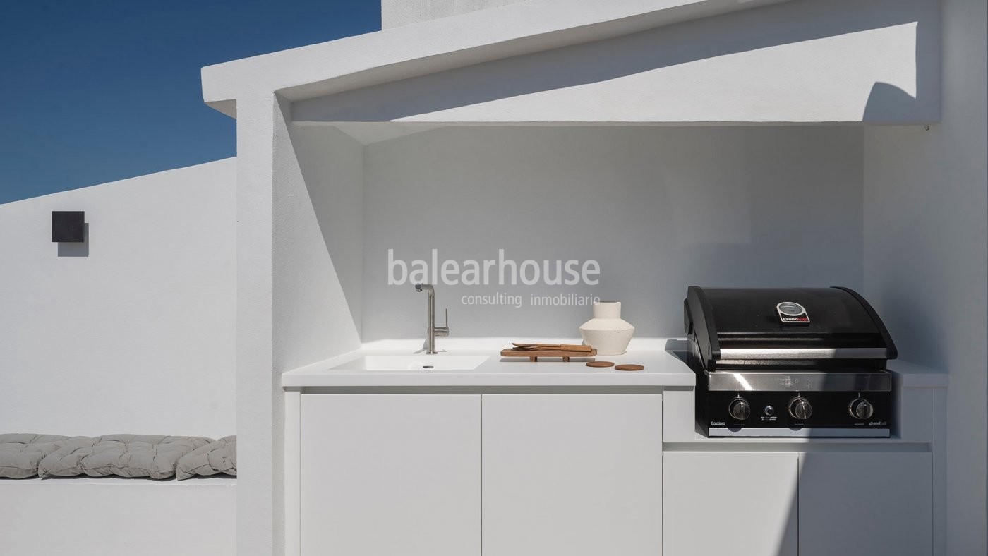 Spektakuläres Triplex-Penthouse mit Meerblick, privater Sonnenterrasse und modernem Design