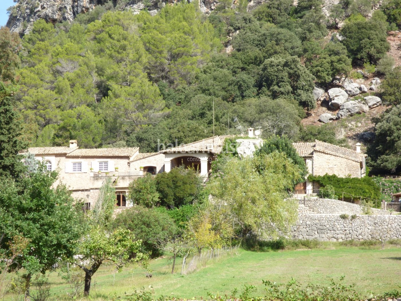 Unique and absolute private finca mansion within the Sierra de Tramuntana