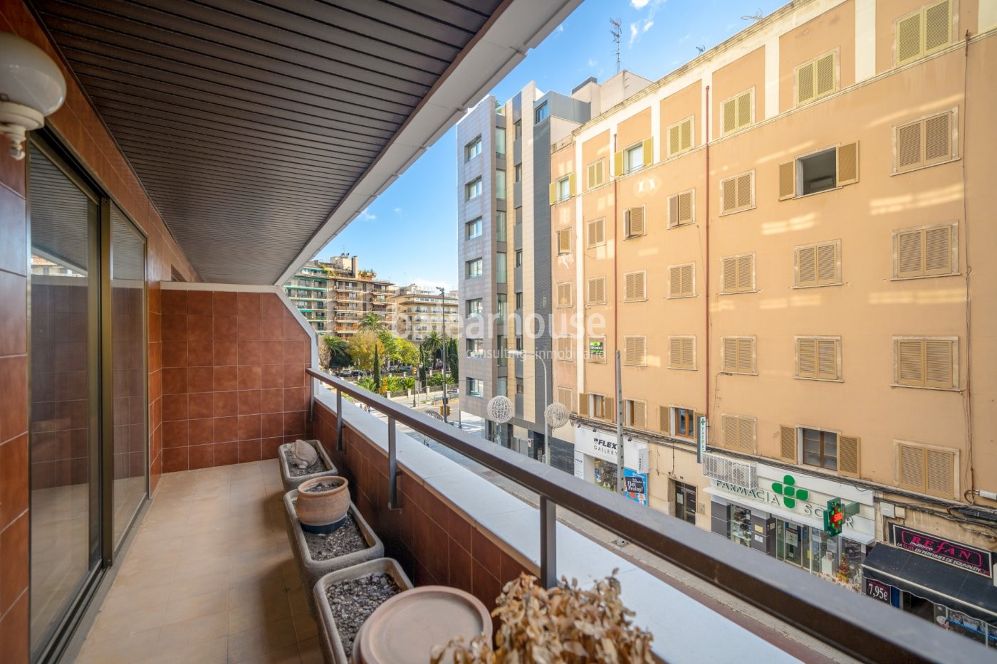 Große, nach Süden ausgerichtete Wohnung in hervorragender Lage im Zentrum von Palma.