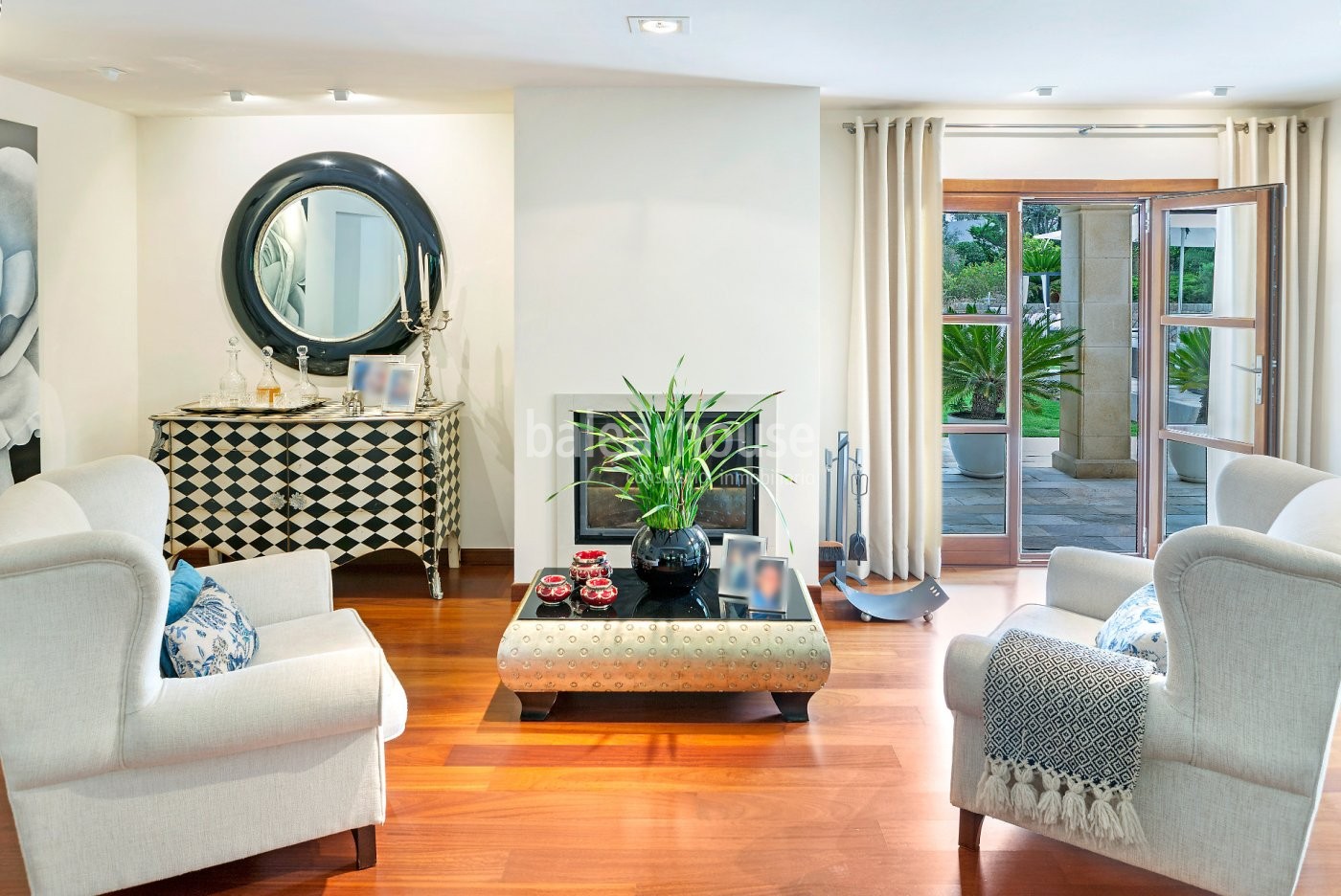 Exclusiva Villa mediterránea en Son Vida que se abre al entorno como un paraíso de luz privado.