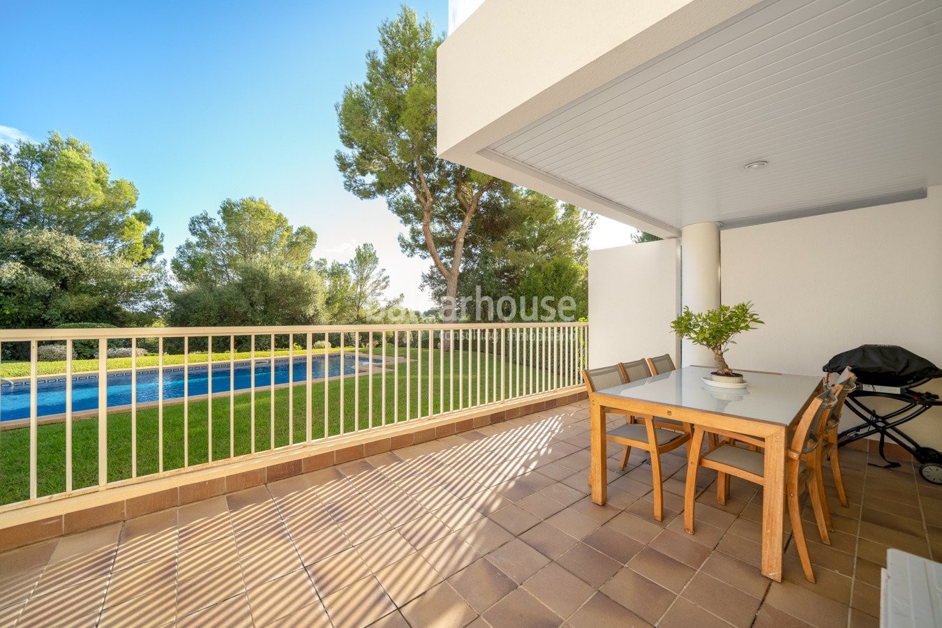 Planta baja con terraza en zona residencial elegante y tranquila cerca del centro de Palma