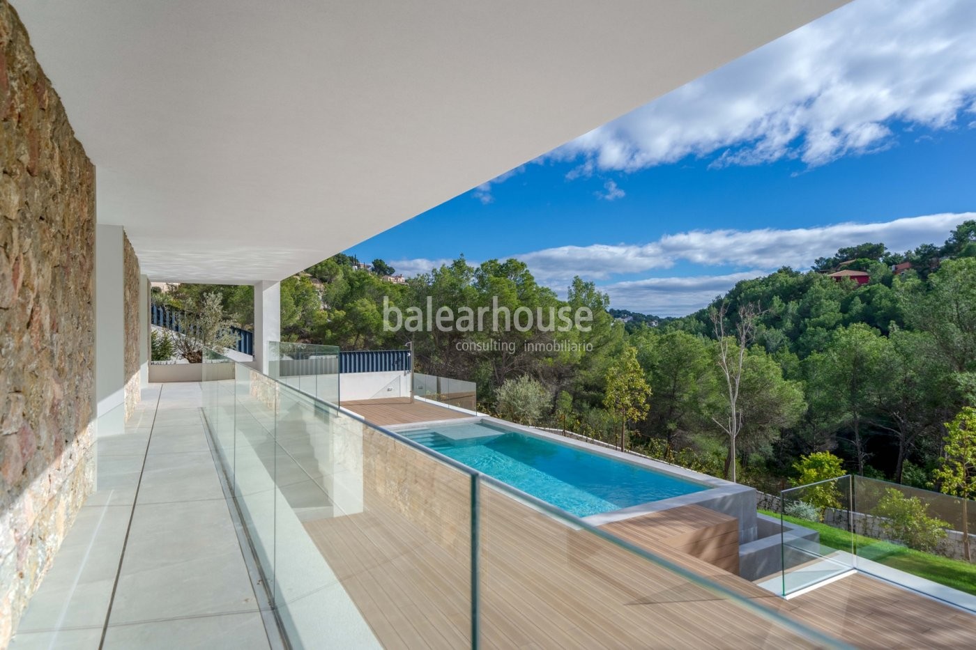 Nueva y contemporánea villa de obra nueva que ofrece el máximo bienestar en Costa d’en Blanes.