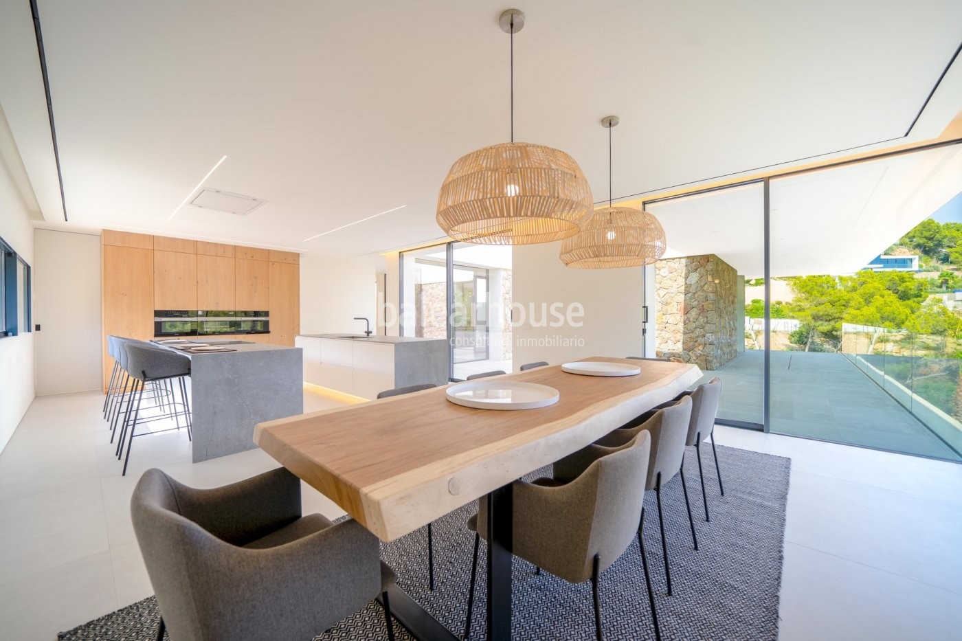 Neue und zeitgemäße Villa in Neubau, die maximales Wohlbefinden an der Costa d'en Blanes bietet.