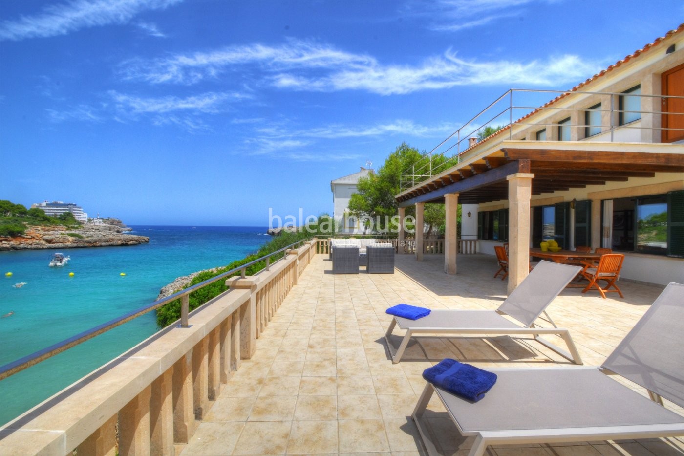 Charming Mallorcan house in first line of Cala Marçal