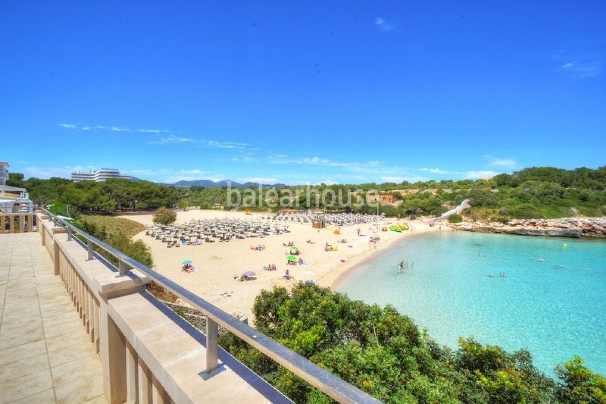 Las vistas lo invaden todo en esta gran casa mallorquina con acceso directo al mar en Cala Marçal