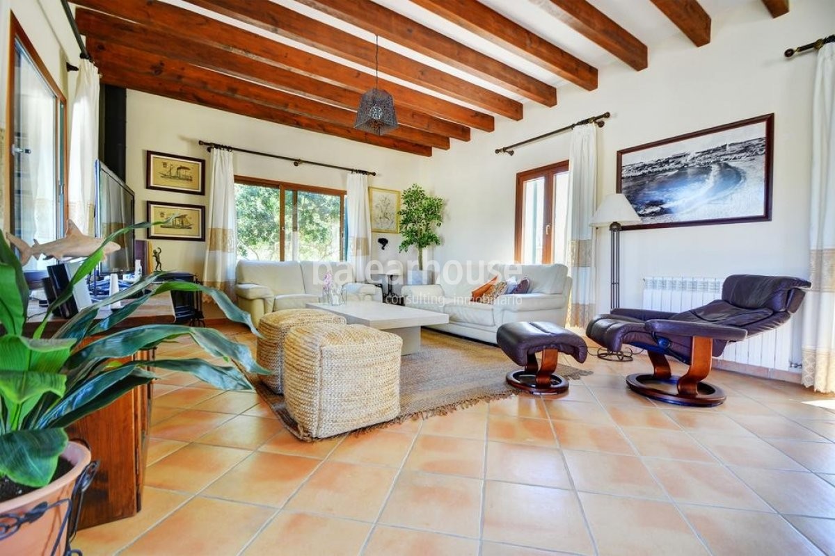 Charming Mallorcan house in first line of Cala Marçal