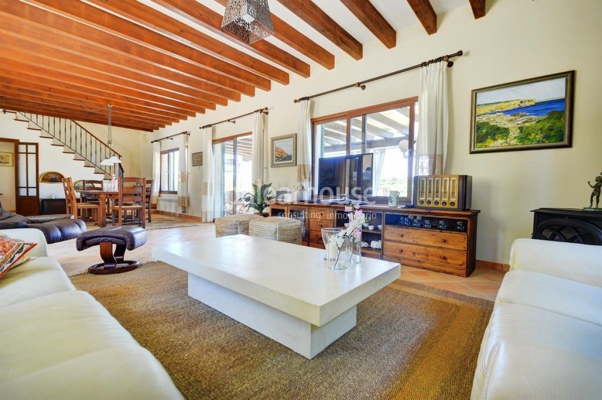Charming Mallorcan house in first line of Cala Marçal