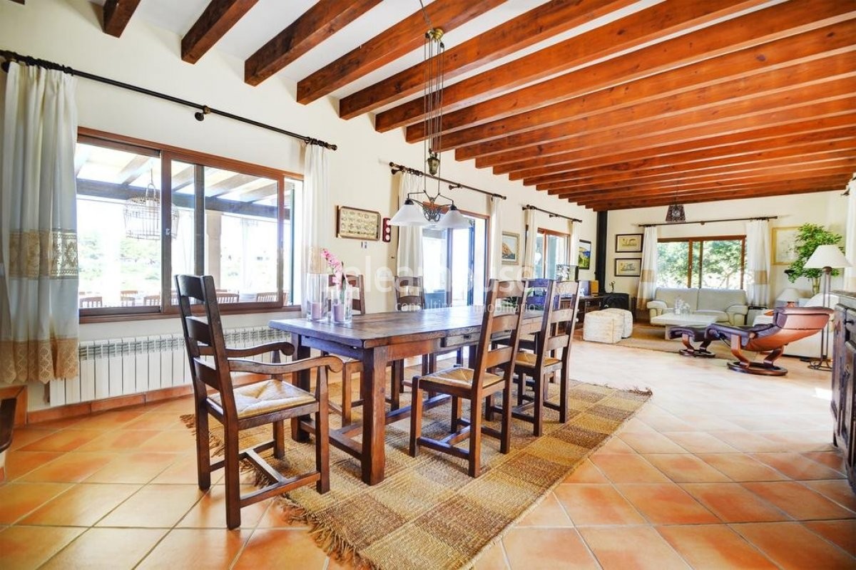 Charming Mallorcan house in first line of Cala Marçal