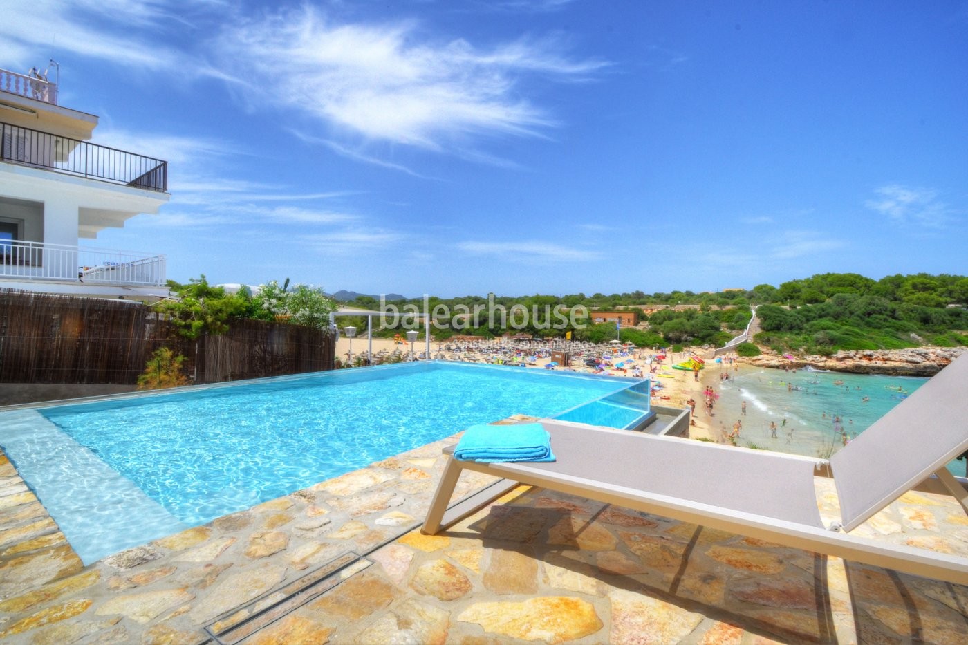 Charming Mallorcan house in first line of Cala Marçal