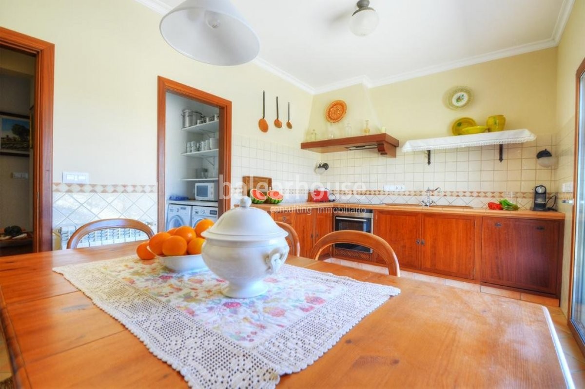 Charming Mallorcan house in first line of Cala Marçal
