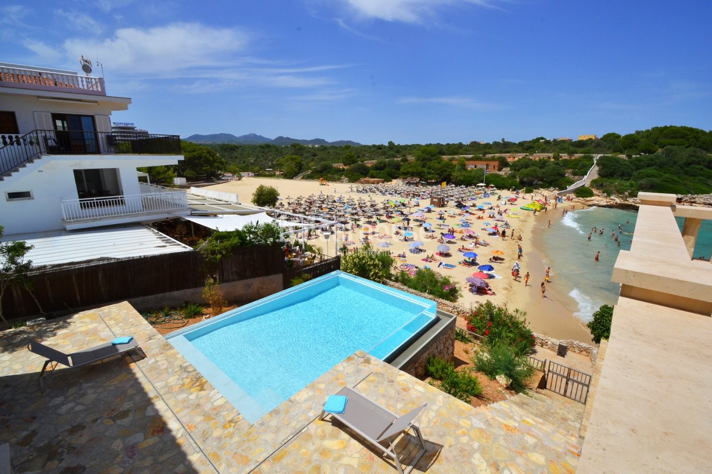 Charming Mallorcan house in first line of Cala Marçal