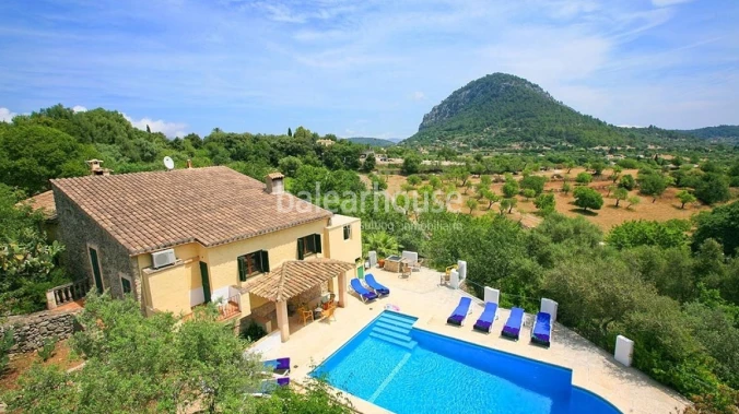 Wundervolle Finca auf großem Grundstück mit Garten, Pool, Terrassen und Blicken auf die idyllische U