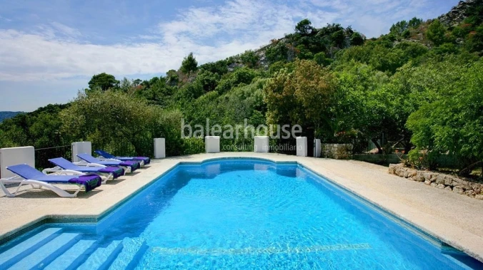 Wundervolle Finca auf großem Grundstück mit Garten, Pool, Terrassen und Blicken auf die idyllische U