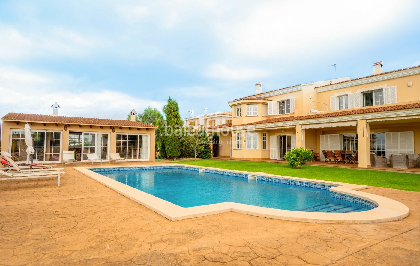 Große Villa mit Meerblick in Cabo Blanco, umgeben von einem herrlichen Garten und einem Pool