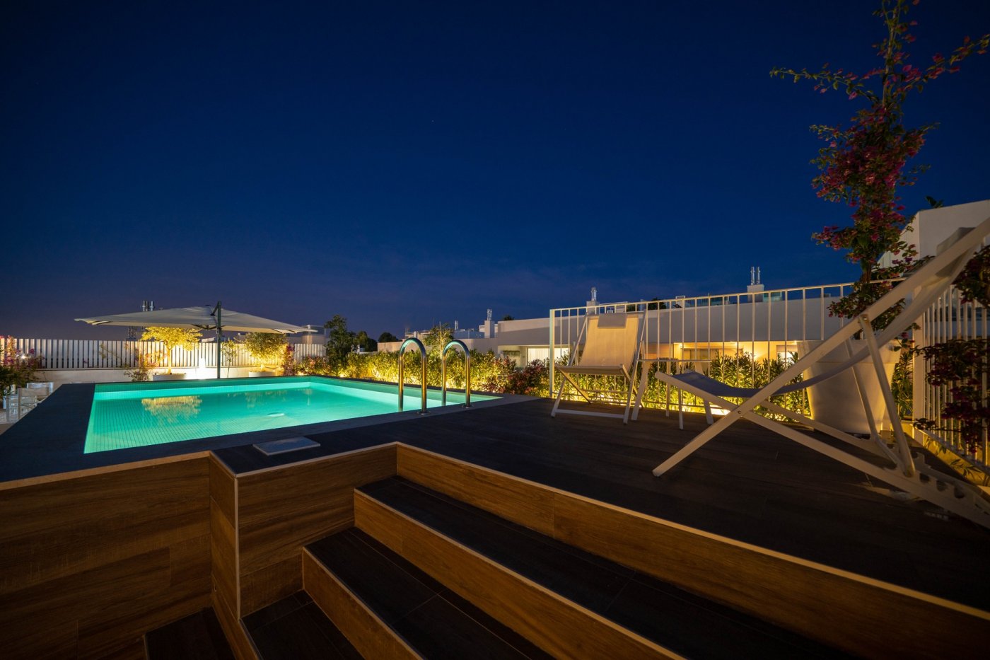 Penthouse in Südausrichtung und bester Qualität mit privater Dachterrasse und Pool in Palm