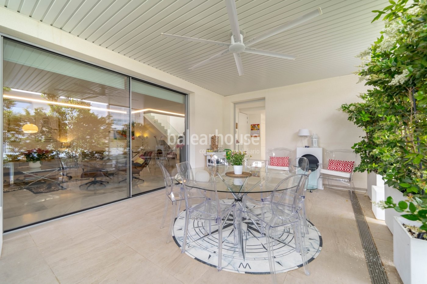Espectacular ático en Palma orientado al sur, con altas calidades, gran solárium y piscina privados