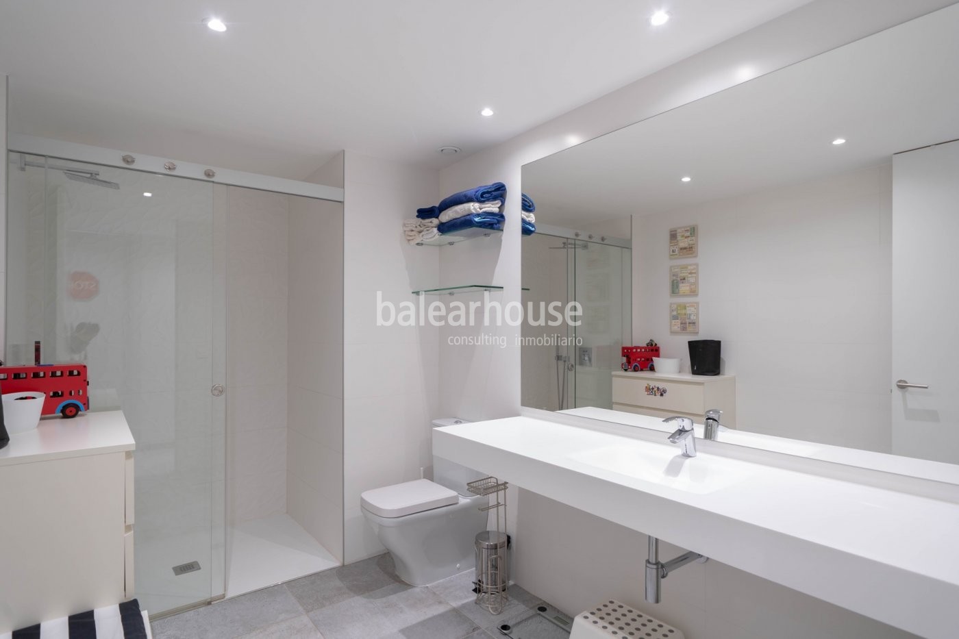 Espectacular ático en Palma orientado al sur, con altas calidades, gran solárium y piscina privados
