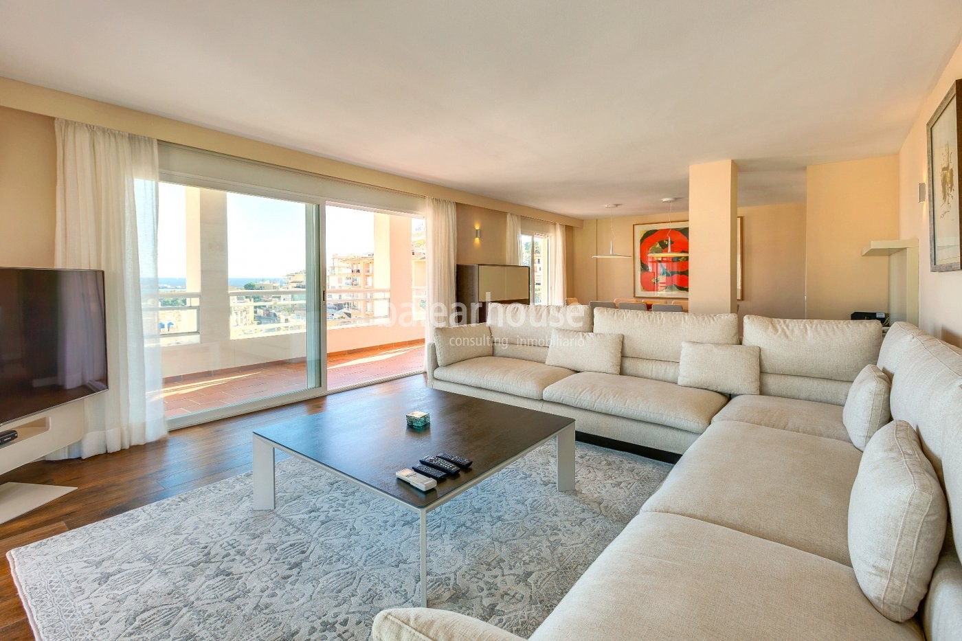 Spacious apartment with sea views in El Terreno