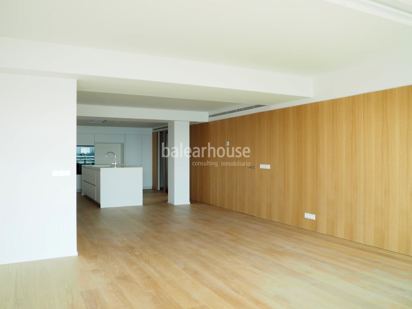 Exclusive new flats on the seafront of Palma where you can live the most contemporary luxury.