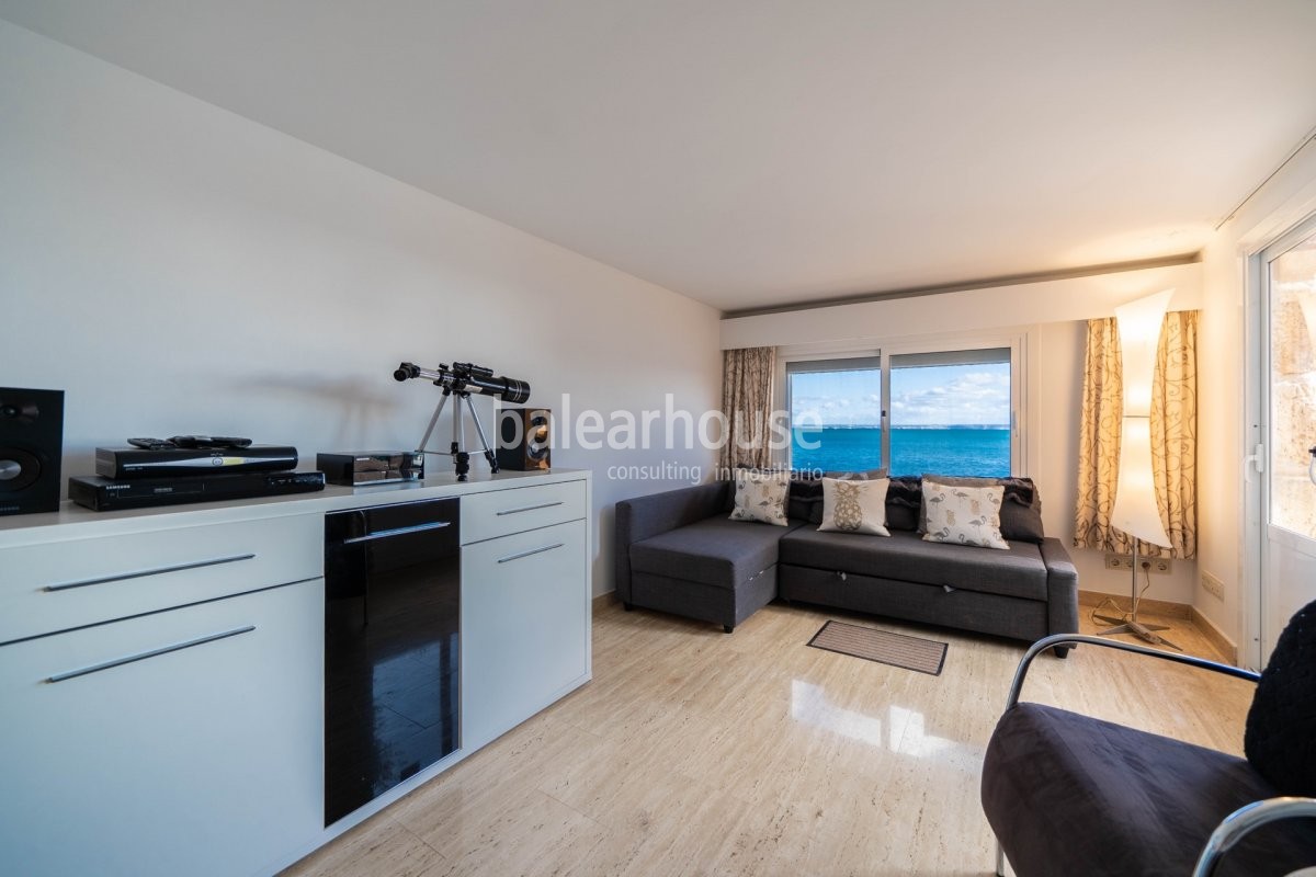 Orientación sur y acceso directo al mar desde esta planta baja con vistas de postal al bello paisaje