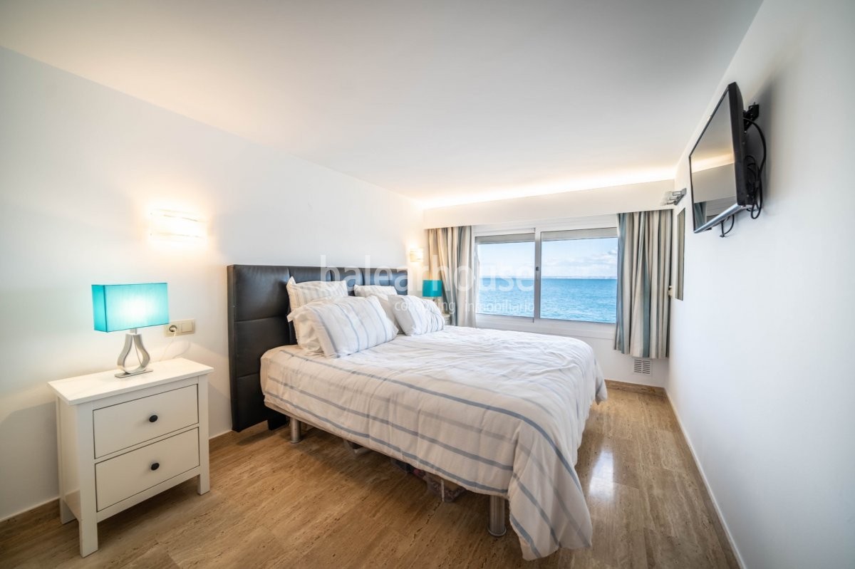 Orientación sur y acceso directo al mar desde esta planta baja con vistas de postal al bello paisaje