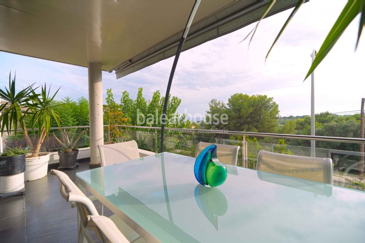 Contemporary and cosy interiors for this apartment with sea views in Bonanova.