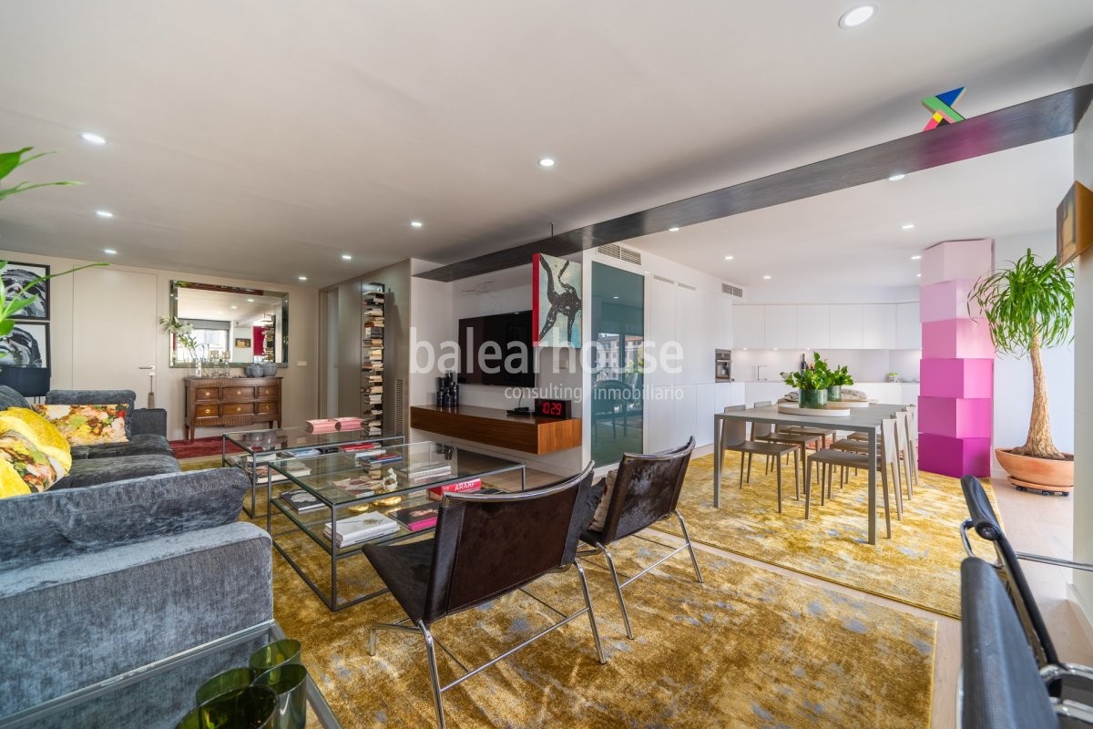 Open and full of light distribution in this modern apartment located in the center of Palma.