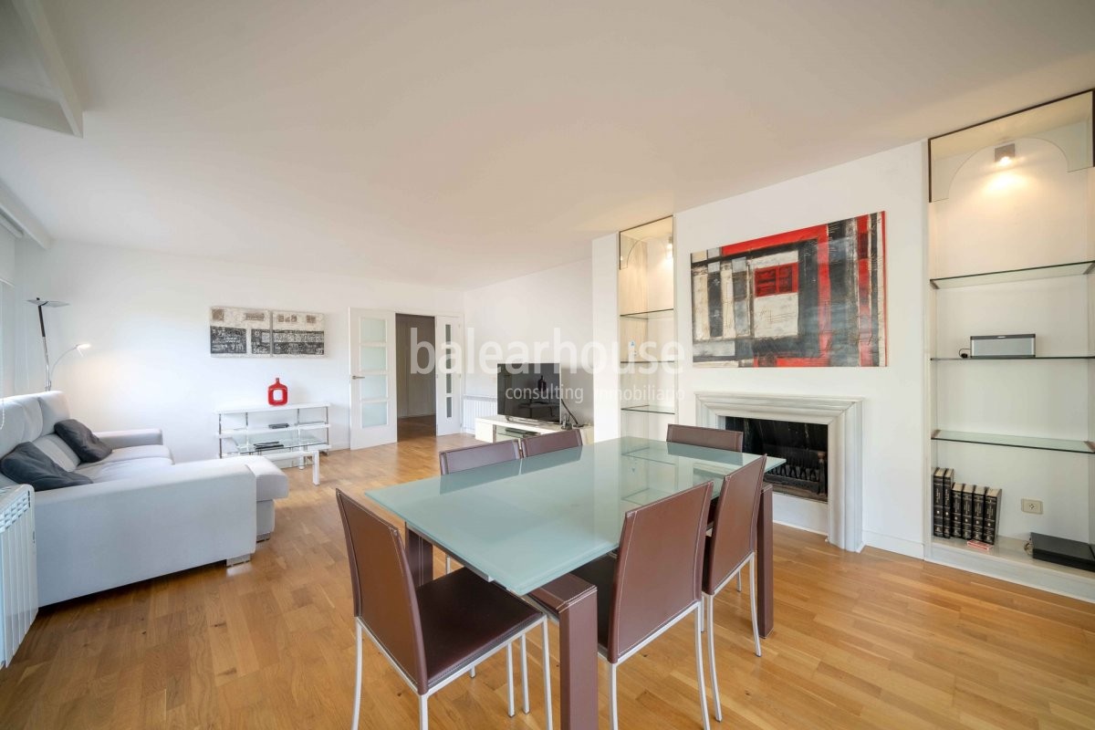 Luminoso y amplio piso con todas las comodidades y vistas al mar en Cas Catalá.