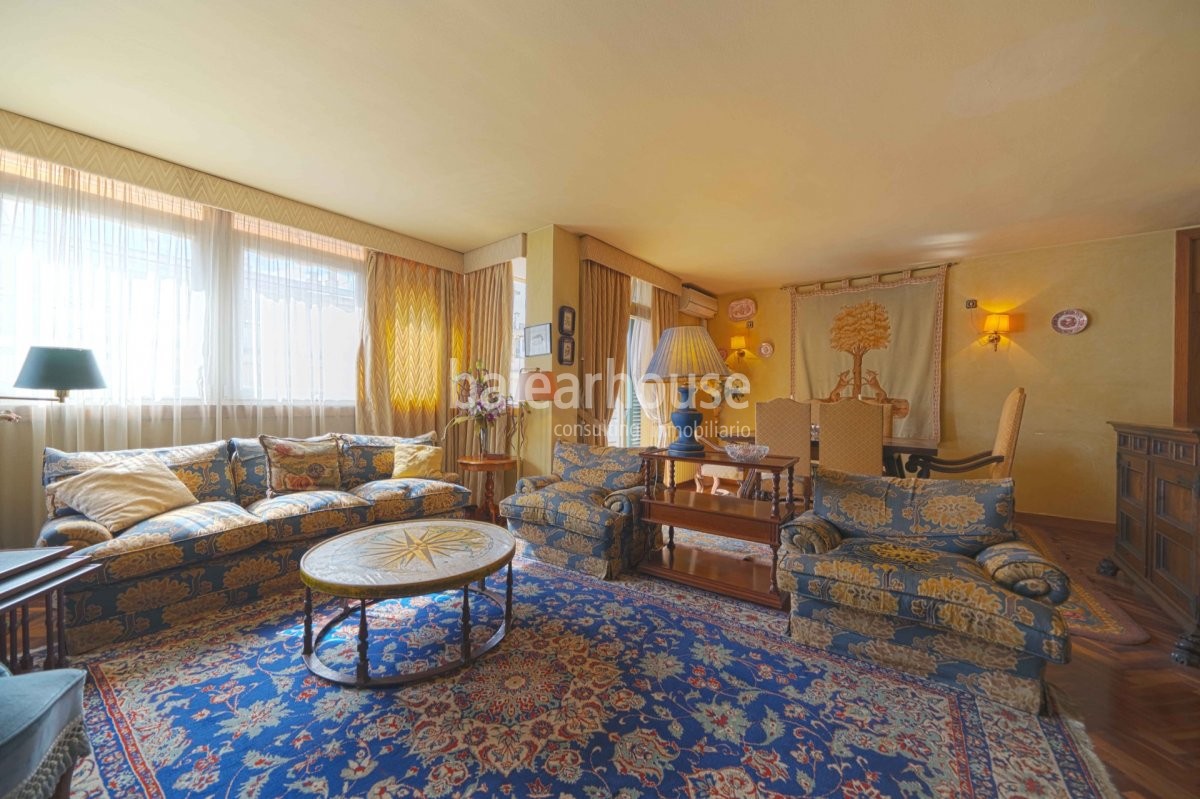 Elegante y amplio piso perfectamente iluminado junto a la Avenida de Jaime III.