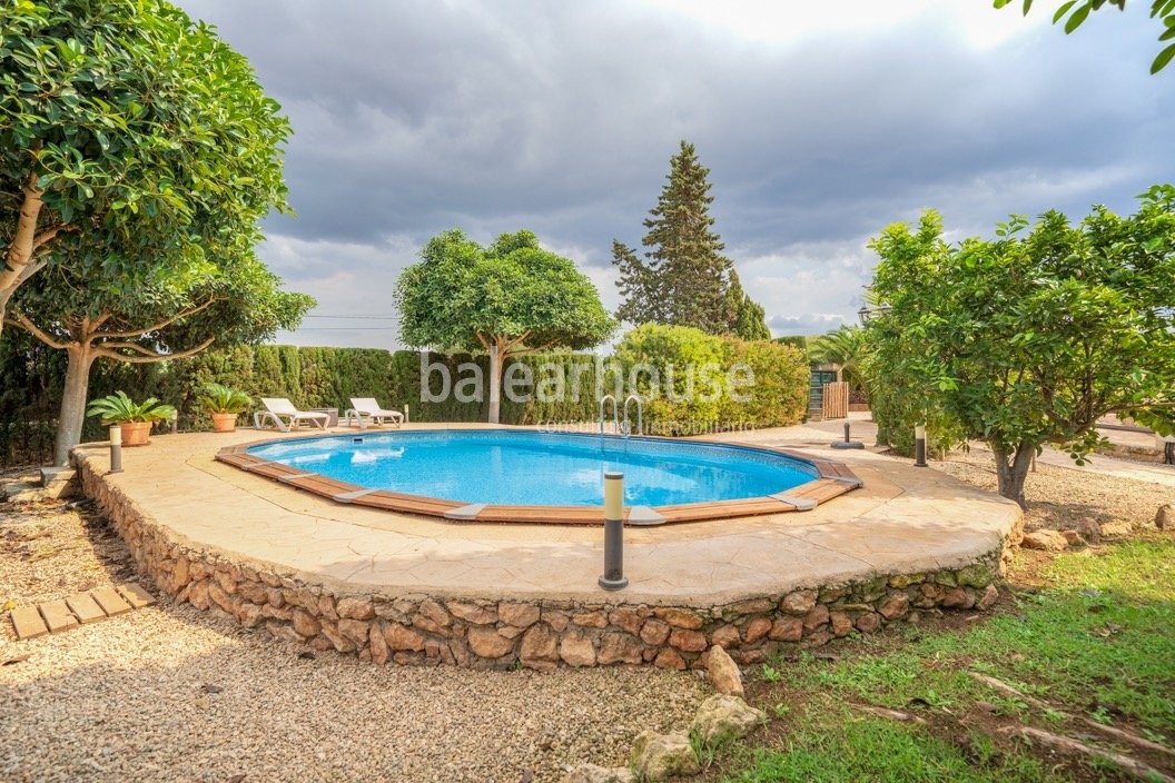 Rustic finca surrounded by nature and large terraces with garden and swimming pool in S'Aranjassa